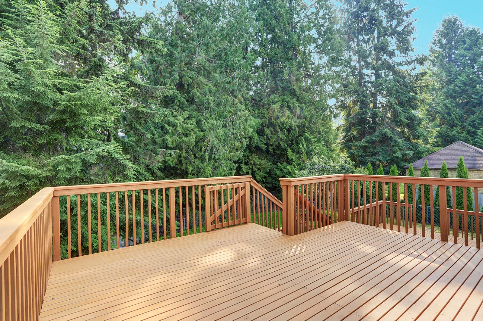 How to Upgrade Your Deck Railing